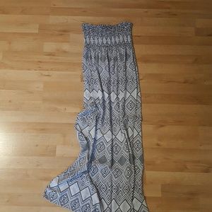 Forever21 black and white maxi dress, M